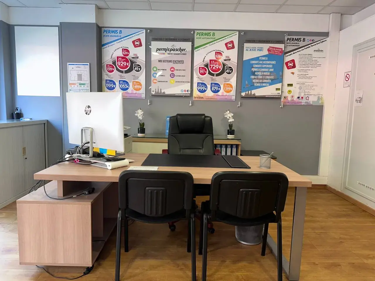 Bureau intérieur de l'agence Permis Pas Cher Valenciennes