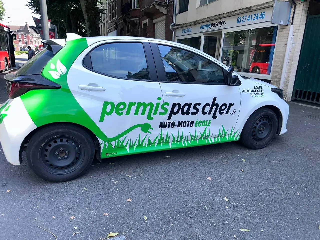 Voiture de formation permis B boîte automatique — Toyota Yaris BVA Permis Pas Cher